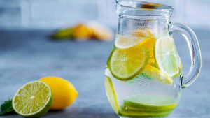 Eau chaude citronnée : voici les conséquences sur votre santé si vous le buvez à jeun !