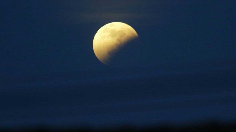 La Pleine Lune du 8 novembre 2022 en Taureau portera chance côté cœur à deux signes du zodiaque